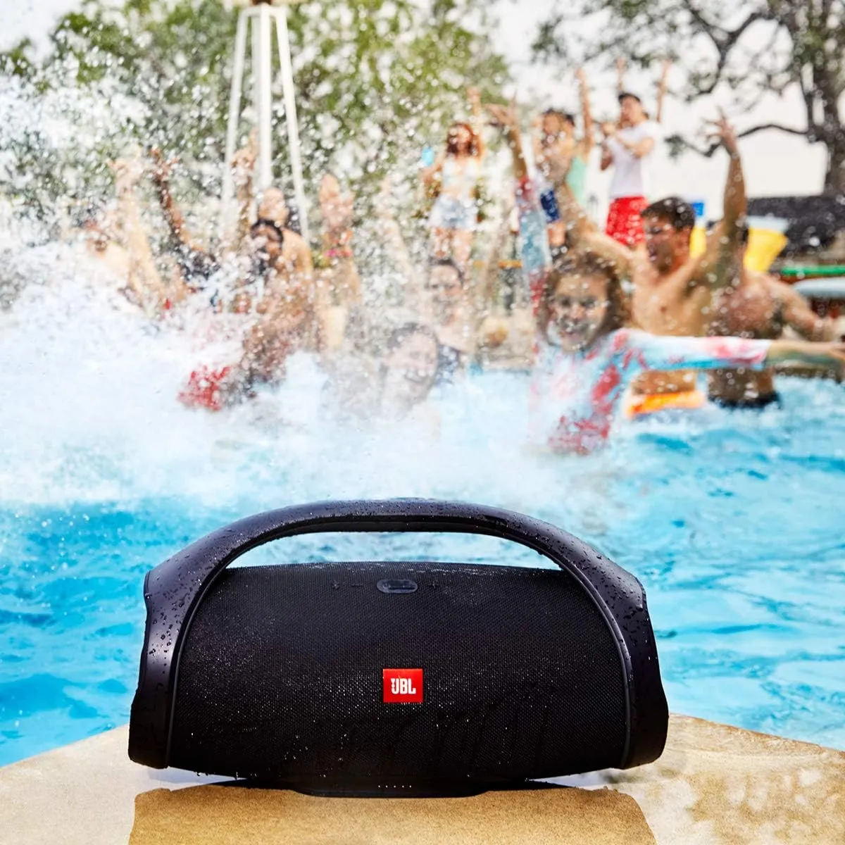 JBL Boombox Waterproof